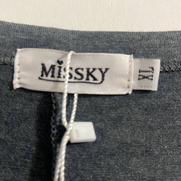 Missky Women’s Dress size XL, cold shoulder - Picture 2 of 11